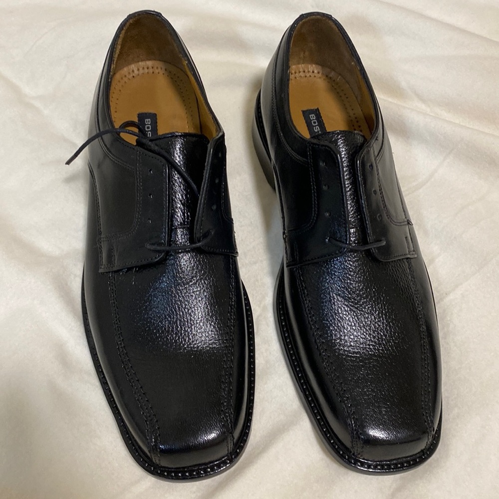 Bostonian size 9 1/2   UK 9 EU 43